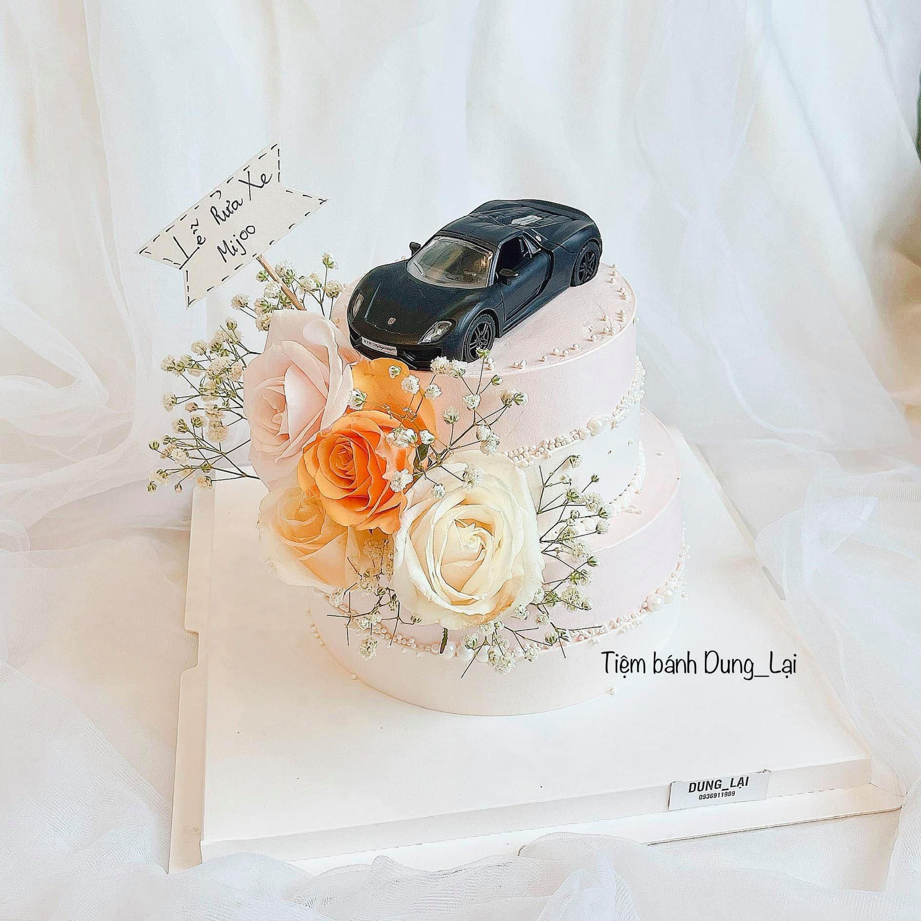 Bánh hoa tươi 2 tầng xe porcher