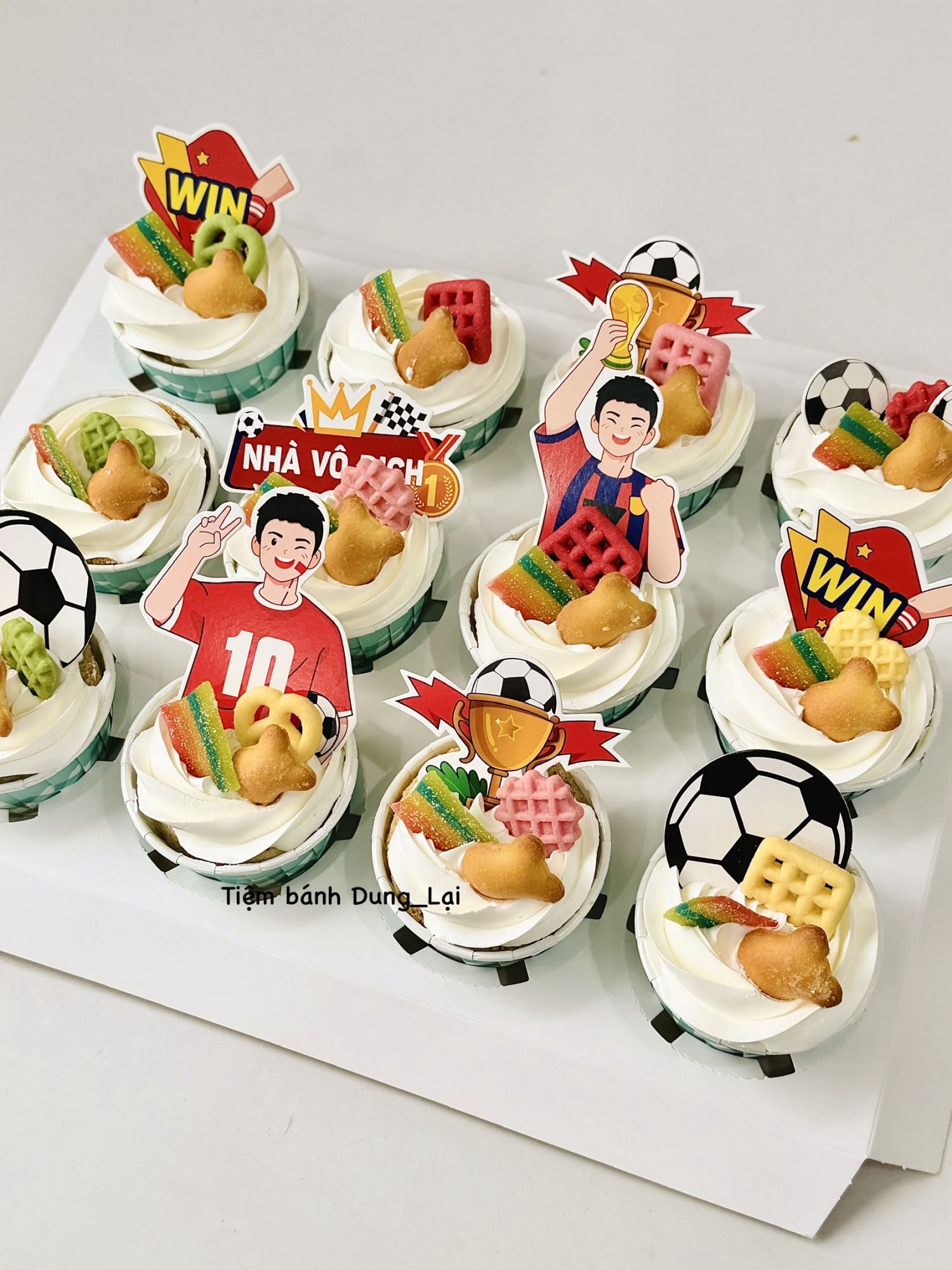 Set 12 cupcake bóng đá