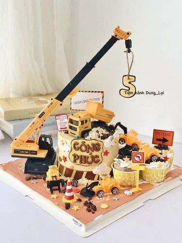 Bánh cần cẩu xe công trình sz 16 và cupcake , Bánh Sinh Nhật Cần cẩu, Bánh Sinh Nhật máy xúc, Bánh Sinh Nhật xe công trình, Bánh Sinh Nhật bé trai - Bánh Sinh Nhật Long Biên