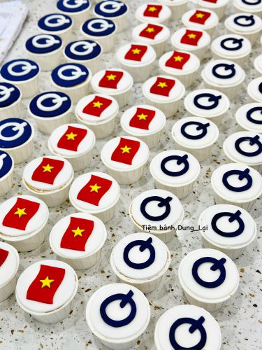 Set bánh cupcake theo yêu cầu, Bánh Sinh Nhật Cupcake - Bánh Sinh Nhật Long Biên