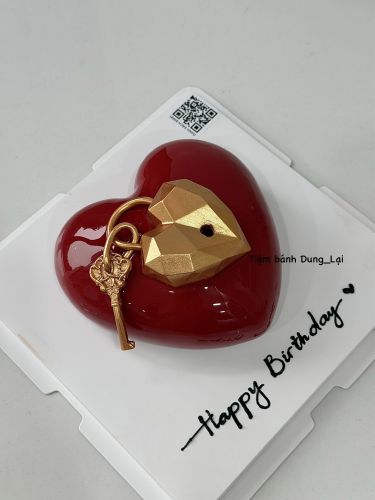 Bánh entremet tim tráng gương ổ khoá tim, Bánh Sinh Nhật Entremet, Bánh Sinh Nhật tim - Bánh Sinh Nhật Long Biên