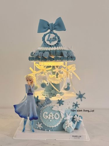 Bánh vòng quay ngựa elsa bé gái, Bánh Sinh Nhật Vòng quay ngựa, Bánh Sinh Nhật elsa, Bánh Sinh Nhật bé gái - Bánh Sinh Nhật Long Biên