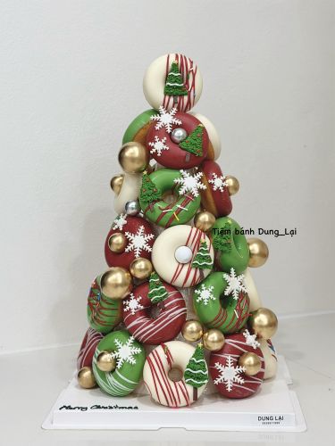 Tháp donut giáng sinh 30c, Bánh Sinh Nhật Tháp donut, Bánh Sinh Nhật donut, Bánh Sinh Nhật tháp bánh, Bánh Sinh Nhật noel, Bánh Sinh Nhật giáng sinh - Bánh Sinh Nhật Long Biên