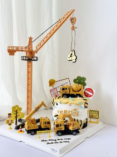 Bánh cần cẩu khổng lồ sz 16 1/2, Bánh Sinh Nhật Cần cẩu, Bánh Sinh Nhật ô tô, Bánh Sinh Nhật bé trai - Bánh Sinh Nhật Long Biên