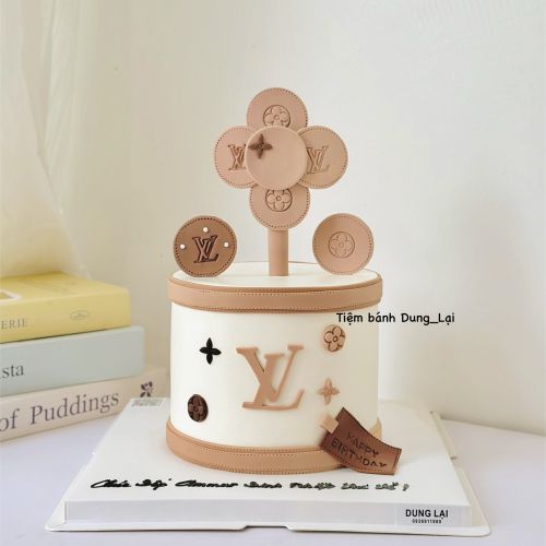 Bánh hiệu luisvuiton sz 16 1/2, Bánh Sinh Nhật Luisvuiton, Bánh Sinh Nhật hiệu, Bánh Sinh Nhật người lớn - Bánh Sinh Nhật Long Biên
