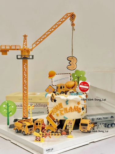 Bánh cần cẩu khổng lồ xe công trính, Bánh Sinh Nhật Cần cẩu, Bánh Sinh Nhật xe công trình, Bánh Sinh Nhật bé trai, Bánh Sinh Nhật ô tô - Bánh Sinh Nhật Long Biên