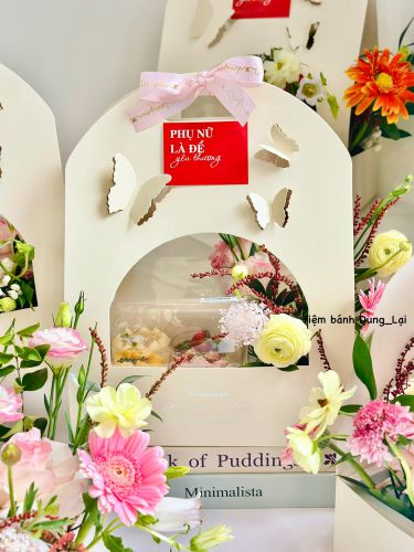 Set hoa bánh, Bánh Sinh Nhật Hoa bánh, Bánh Sinh Nhật set bánh, Bánh Sinh Nhật hoa tươi - Bánh Sinh Nhật Long Biên