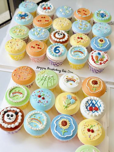 Set cupcake tạo hình 13c, Bánh Sinh Nhật Cupcake, Bánh Sinh Nhật set bánh - Bánh Sinh Nhật Long Biên
