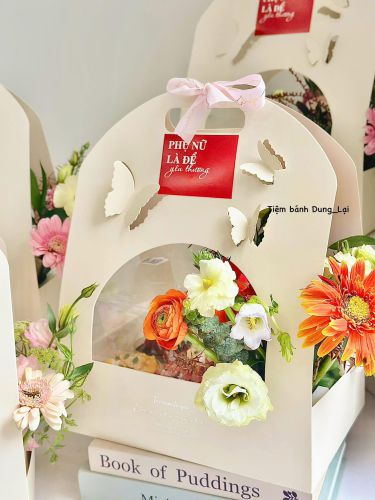 Set hoa bánh 20.10, Bánh Sinh Nhật Hoa bánh, Bánh Sinh Nhật 20.10, Bánh Sinh Nhật hoa tươi, Bánh Sinh Nhật bánh lễ - Bánh Sinh Nhật Long Biên