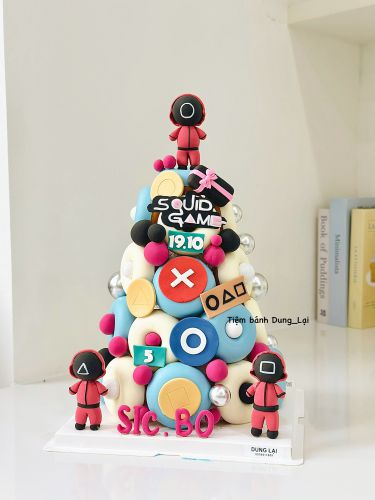 Tháp donut squid game , Bánh Sinh Nhật Squid game, Bánh Sinh Nhật donut, Bánh Sinh Nhật tháp bánh - Bánh Sinh Nhật Long Biên