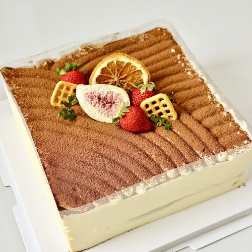 Tiramisu vuông sz 20, Bánh Sinh Nhật Tiramisu, Bánh Sinh Nhật vuông, Bánh Sinh Nhật chữ nhật - Bánh Sinh Nhật Long Biên
