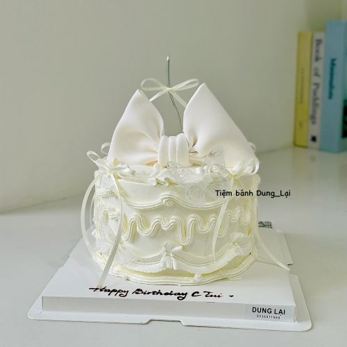 Bánh kem tươi màu hồng nơ xinh sz 16