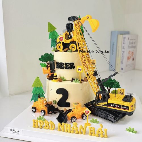 Bánh 2 tầng cần cẩu tone vàng sz 18-12 - Bé trai