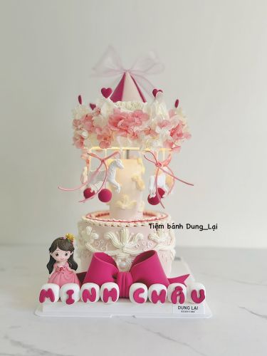 Bánh vòng quay ngựa bé gái tone hồng