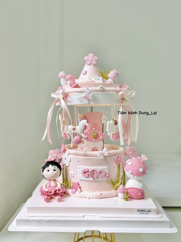 Bánh vòng quay ngựa bé gái tone hồng - Bé gái