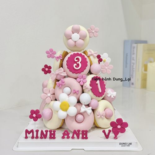 Tháp bánh donut bé gái tone trắng hồng 17b - Tháp Donut