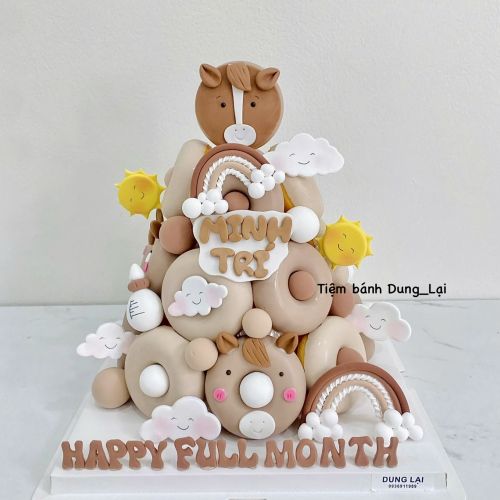 Tháp bánh donut bé ngựa nâu be