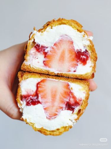 Su kem hoa quả khổng lồ dâu, Bánh Sinh Nhật Su kem - Bánh Sinh Nhật Long Biên