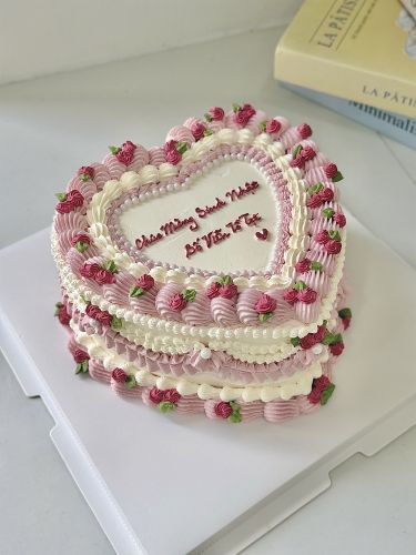 Bánh tim cổ điển tone hồng trắng sz 18, Bánh Sinh Nhật Cổ điển, Bánh Sinh Nhật hàn quốc, Bánh Sinh Nhật kem top - Bánh Sinh Nhật Long Biên