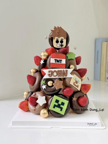 Tháp donut minecraft màu choco và dâu tươi, Bánh Sinh Nhật Tháp donut, Bánh Sinh Nhật donut, Bánh Sinh Nhật minecraft, Bánh Sinh Nhật bé trai, Bánh Sinh Nhật tháp bánh - Bánh Sinh Nhật Long Biên