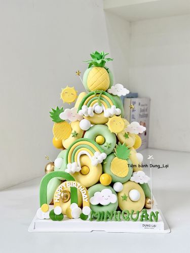 Tháp bánh donut 24b bé trai bé dứa - Tháp Donut