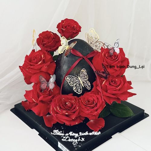 Bánh đập trứng màu đen hoa hồng