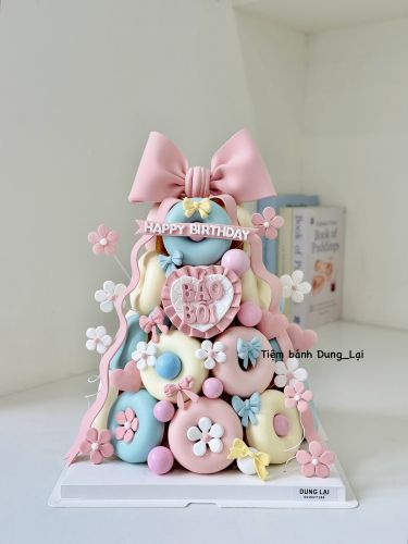 Tháp bánh donut 24b bé gái
