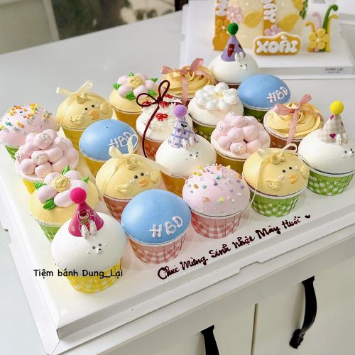 Set bánh cupcake 20c tạo hình