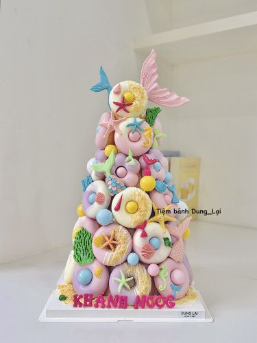 Tháp bánh donut đuôi cá 33c