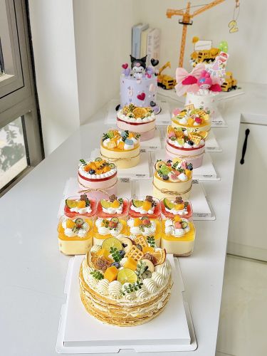 Bánh sinh nhật hàng ngày