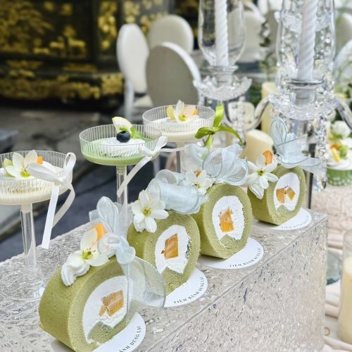 Tiệc bánh cuộn
