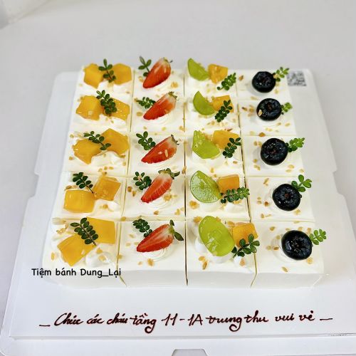 Bánh cắt 20m trang trí hoa quả - Bánh chữ nhật